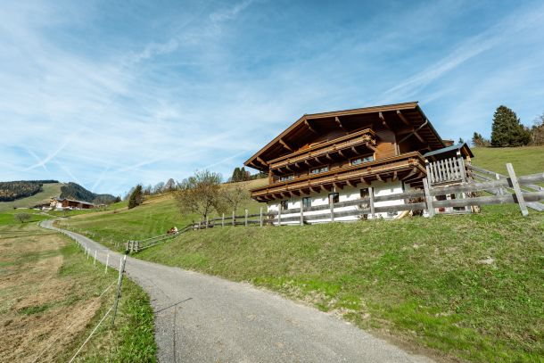 Auszeit in den Bergen – Naturgenuss und Panoramablicke am Landhaus Ederbauer in Saalbach.