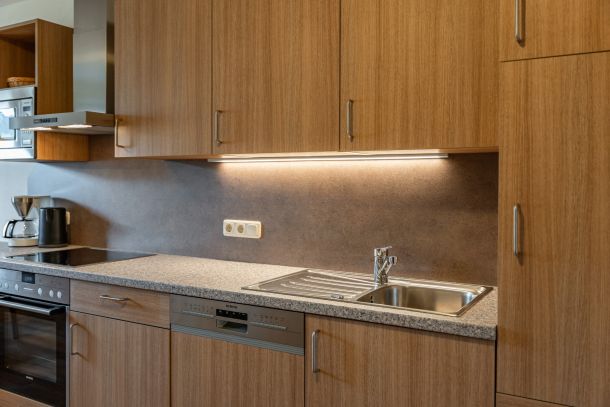 Bergurlaub in Saalbach – Alpenlandschaft, Almen und voll ausgestattete Küche im Landhaus Ederbauer.