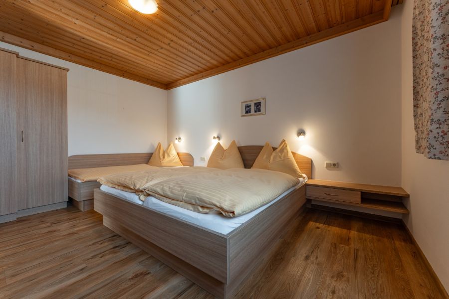 Entschleunigung in den Bergen – Traditionelles Landhaus Ederbauer nahe dem Skigebiet Saalbach.